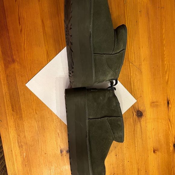Ugg Ultra Mini Platform Women’s Sz 10 Dark Green Gently Worn Once - Picture 9 of 10